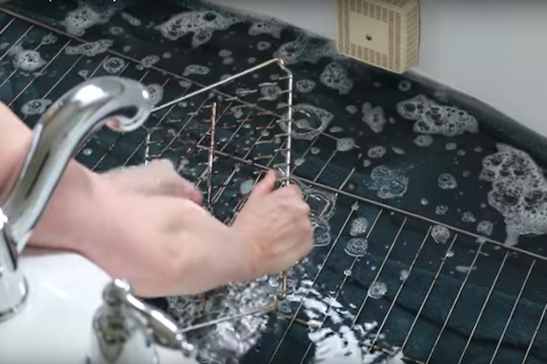 Clean your Oven Grate